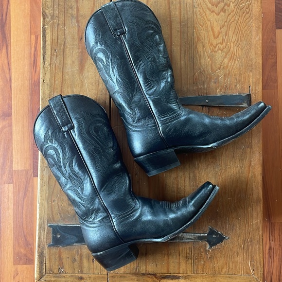 Shyanne Women's Black Cowgirl Boots - Snip Toe - Picture 2 of 6